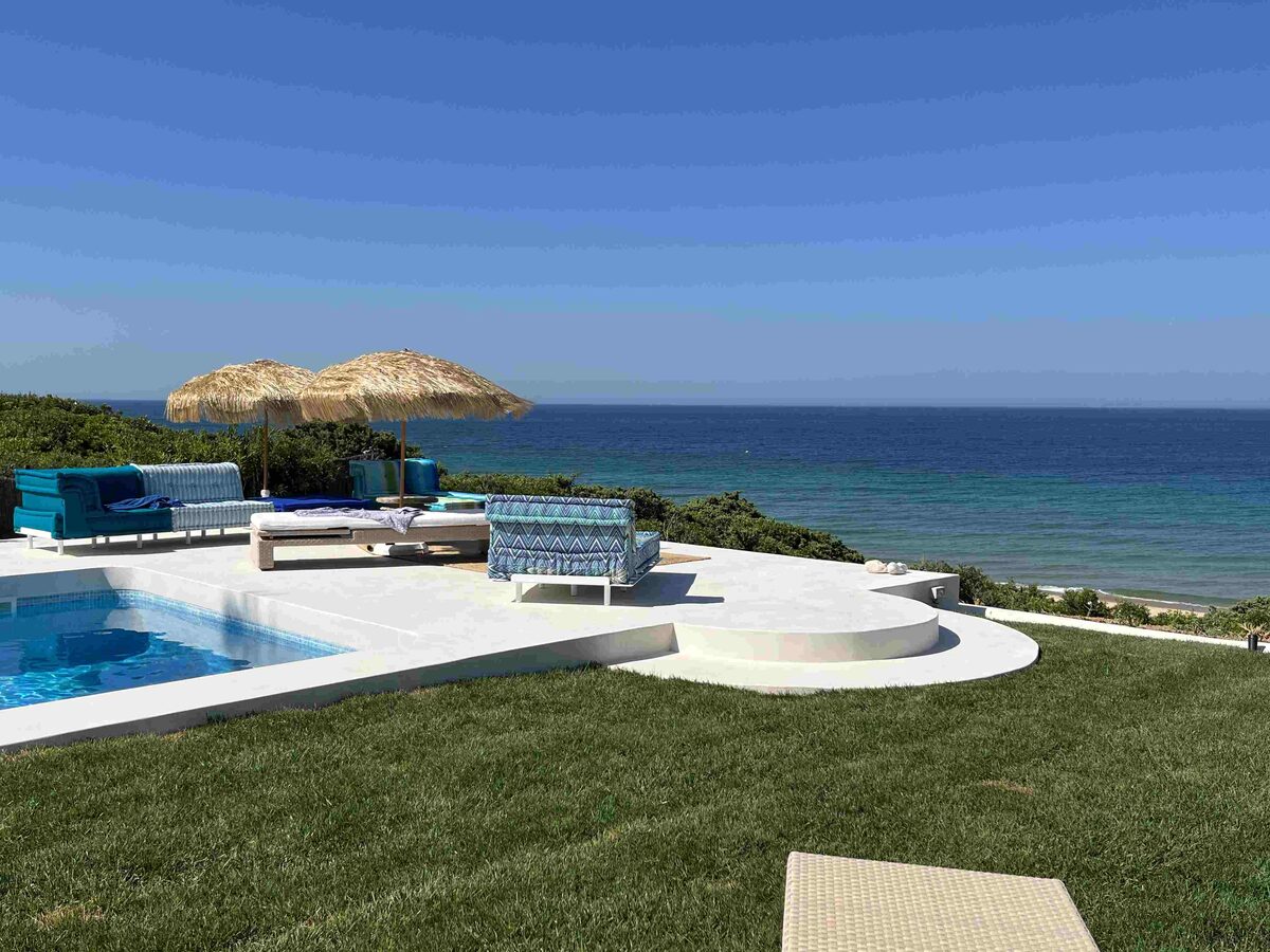 Swimming pool refurbishment in Roche — Final general view