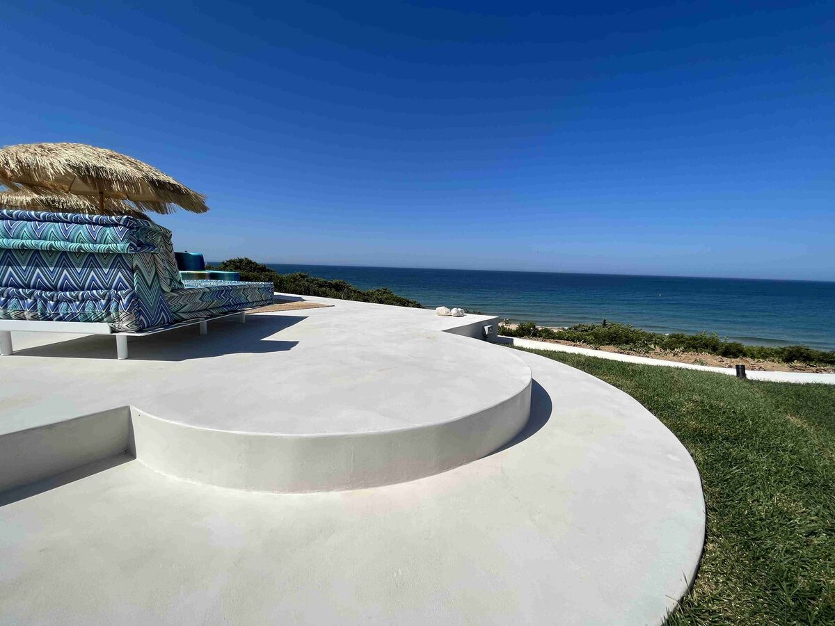 Swimming pool refurbishment in Roche — Finish detail